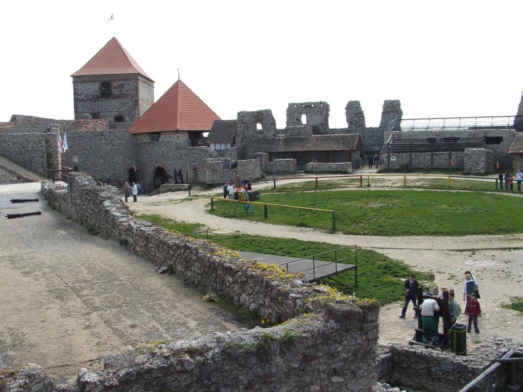 Kis Teniszhaz Ordacsehi Luaran gambar