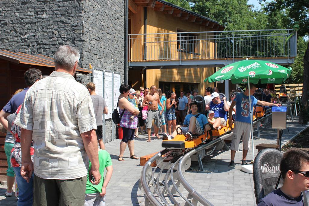 Kis Teniszhaz Ordacsehi Luaran gambar